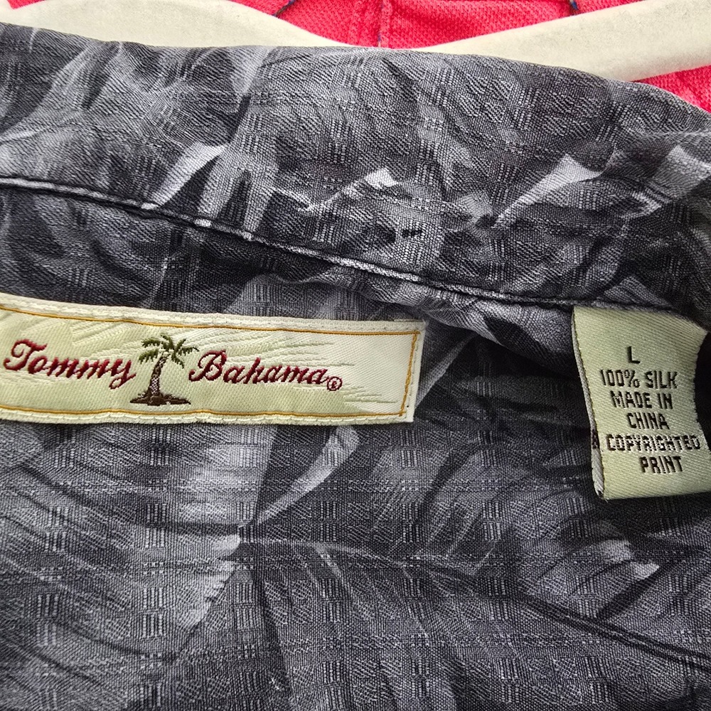 Tommy Bahama Mens Large 100% Silk Black Gray Tropical Palm Bamboo Hawaiian Shirt - Picture 4 of 6